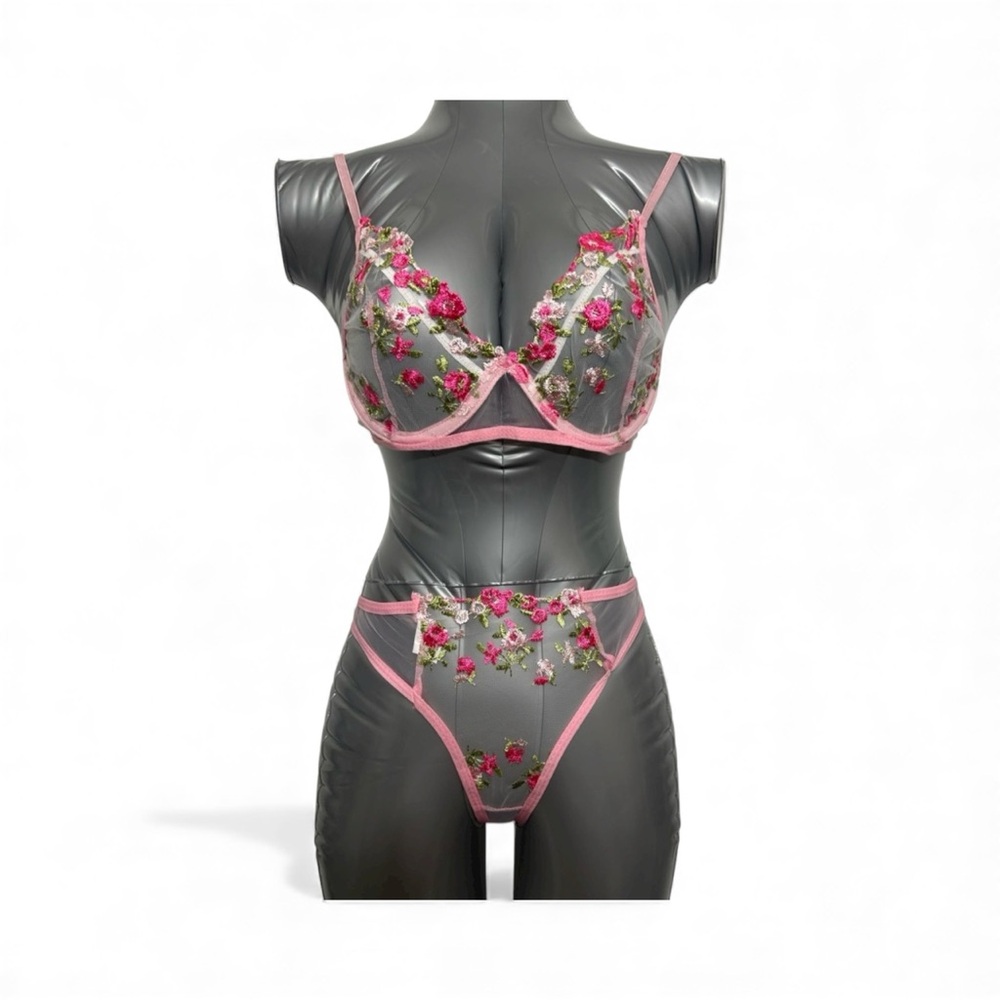 🌹002 INTMTS: Pink  lace panty and bra set size S